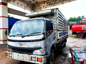 Covered van for carrying one-day-old chicks for urgent sale