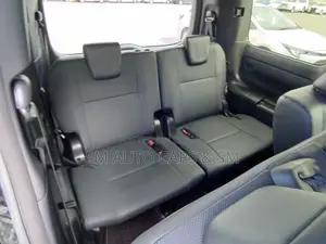 Toyota Esquire 2.0 FWD (8 seater) 2021 Black