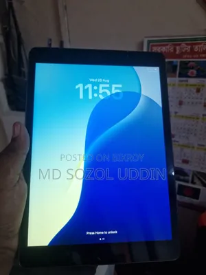 Apple iPad 9.7 64 GB Gray