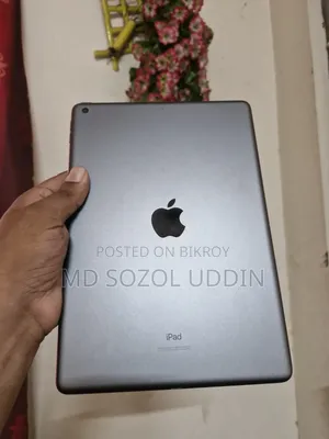Apple iPad 9.7 64 GB Gray