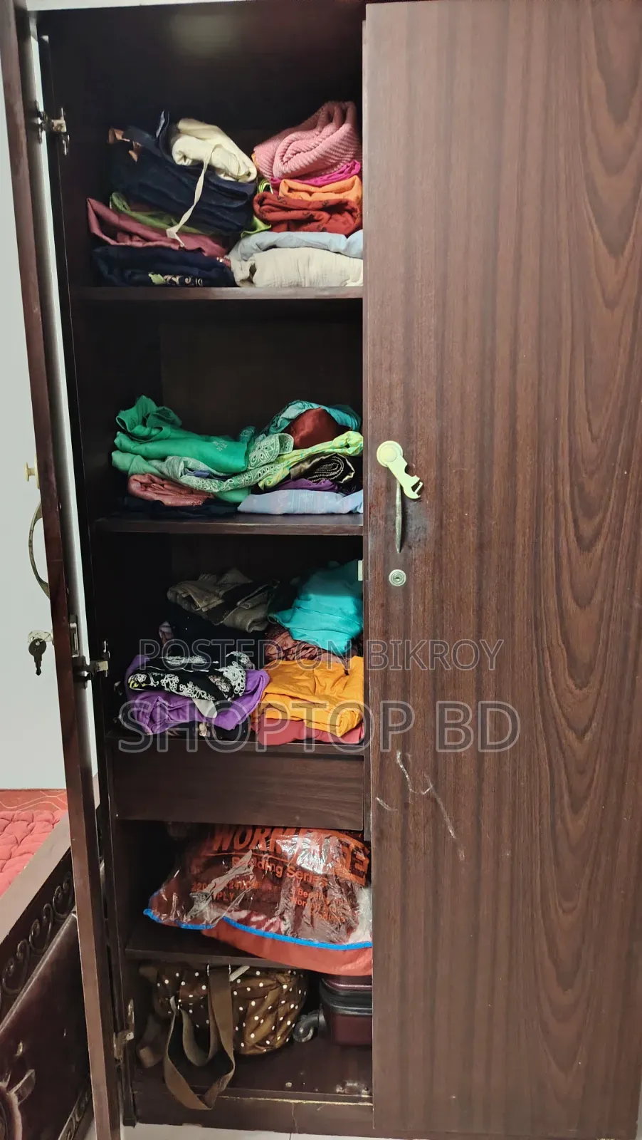 আলমারি বিক্রয়