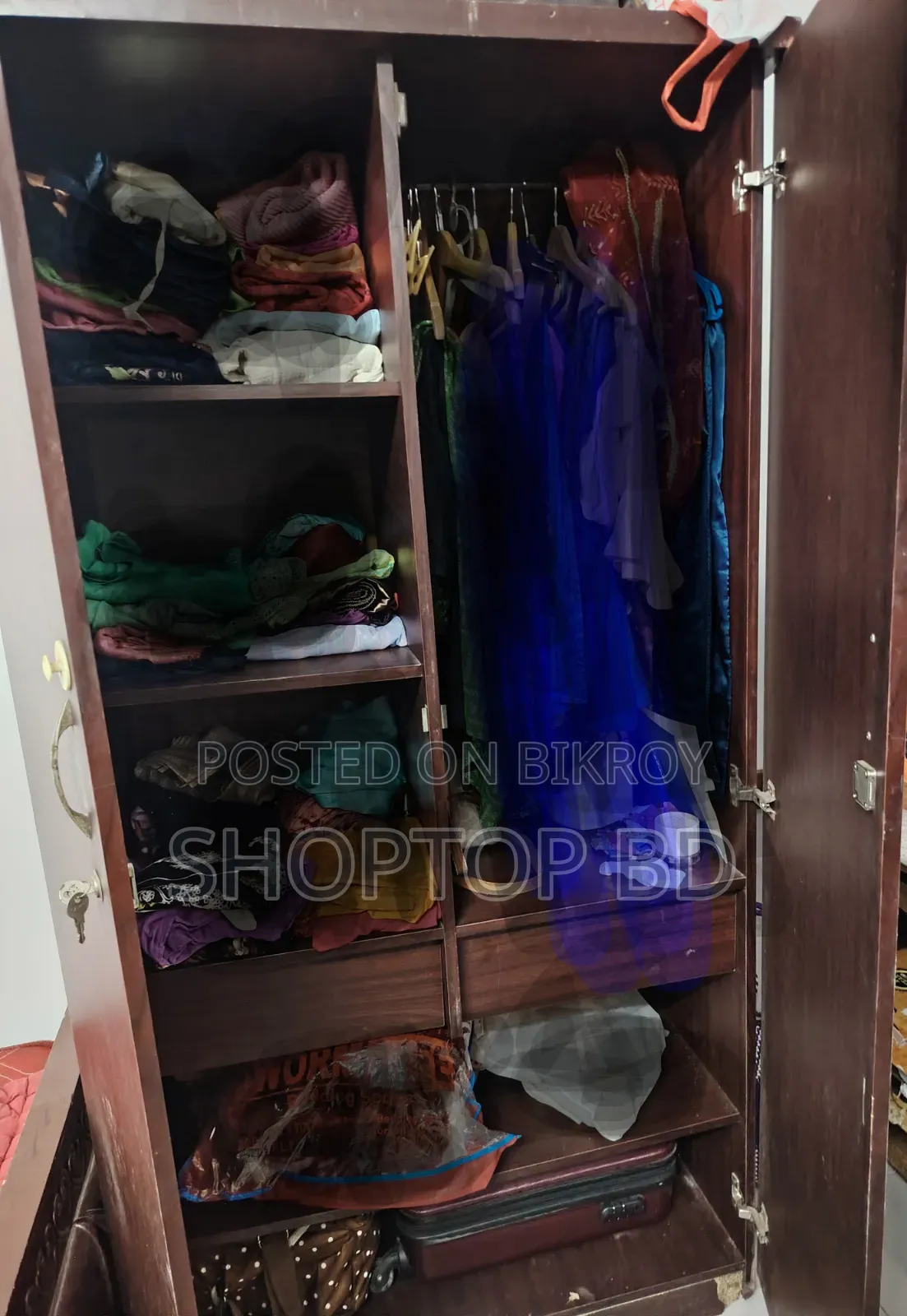 আলমারি বিক্রয়