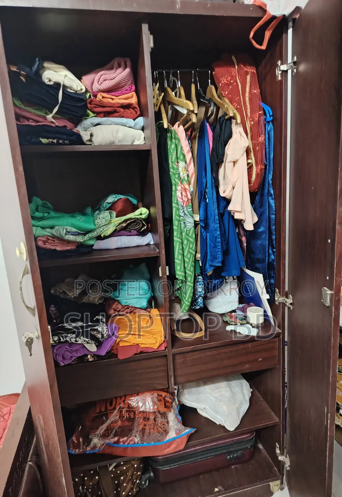আলমারি বিক্রয়