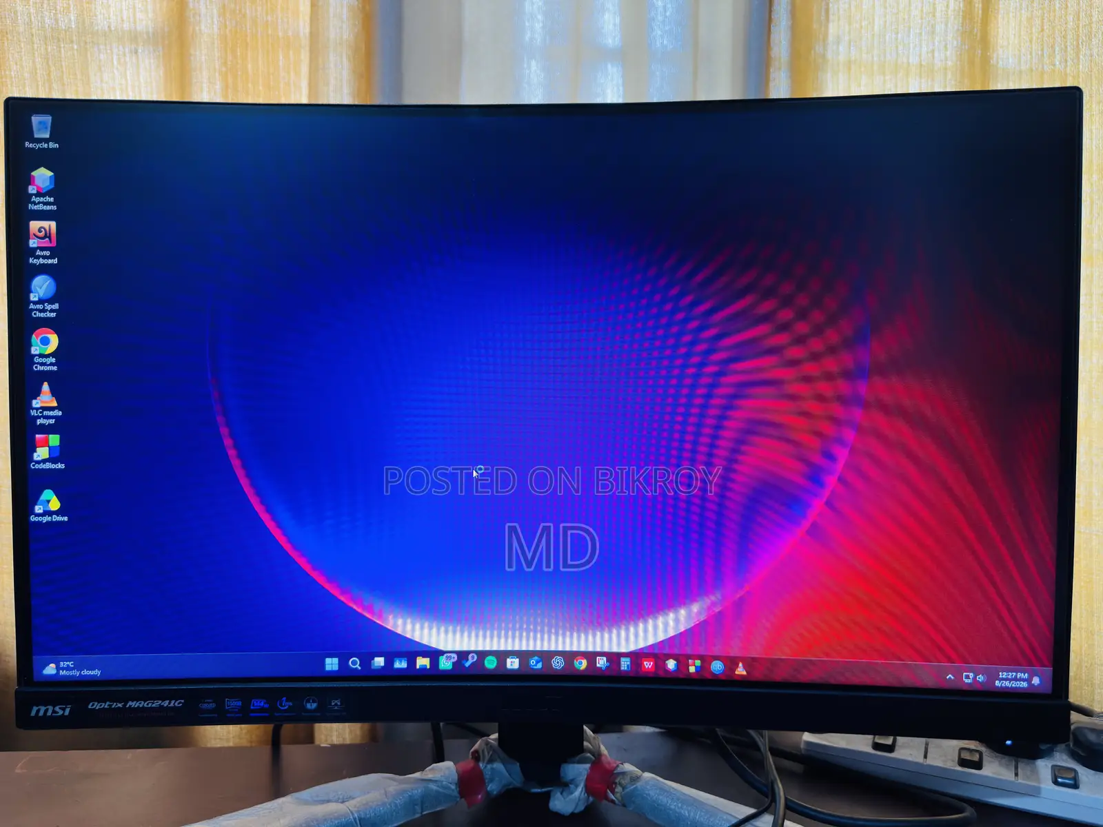 MSI Optix MAG241C 24′′ Curved Monitor