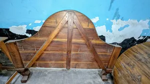 একটি মেহগনি কাঠের খাট বিক্রয় করা হবে।।