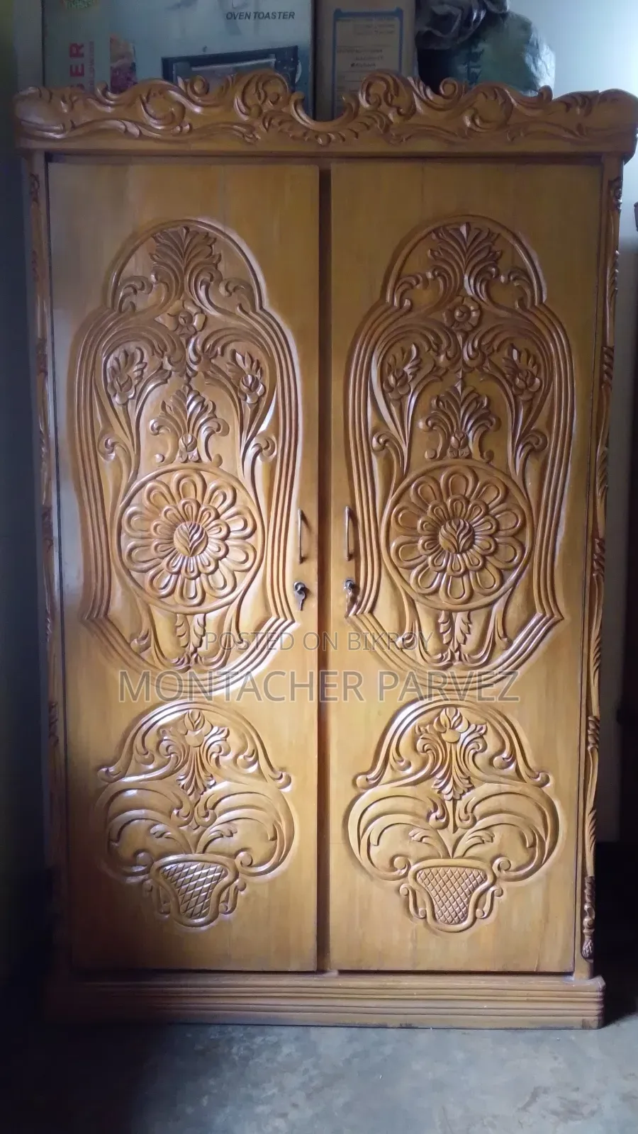 Solid Wooden Almira (কাঠের আলমারি)