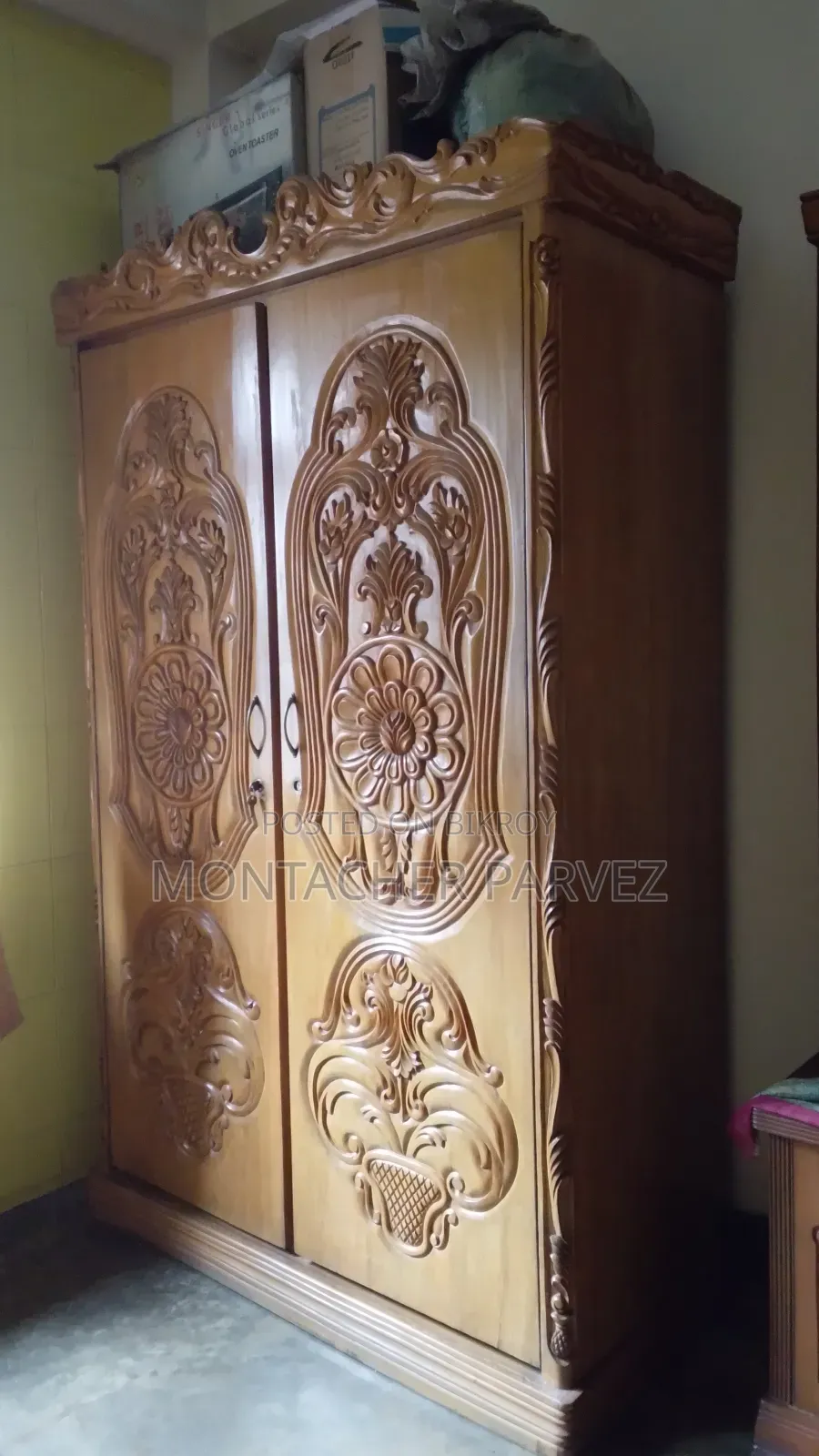 Solid Wooden Almira (কাঠের আলমারি)