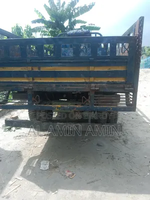 আমি নিজে চালাই গাড়ির কোন কাজ কাম নাই