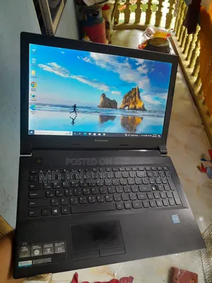 Laptop Lenovo 300e 2GB Intel Celeron SSD 128GB