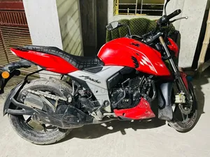 TVS Apache RTR 160 4V 2022 Red