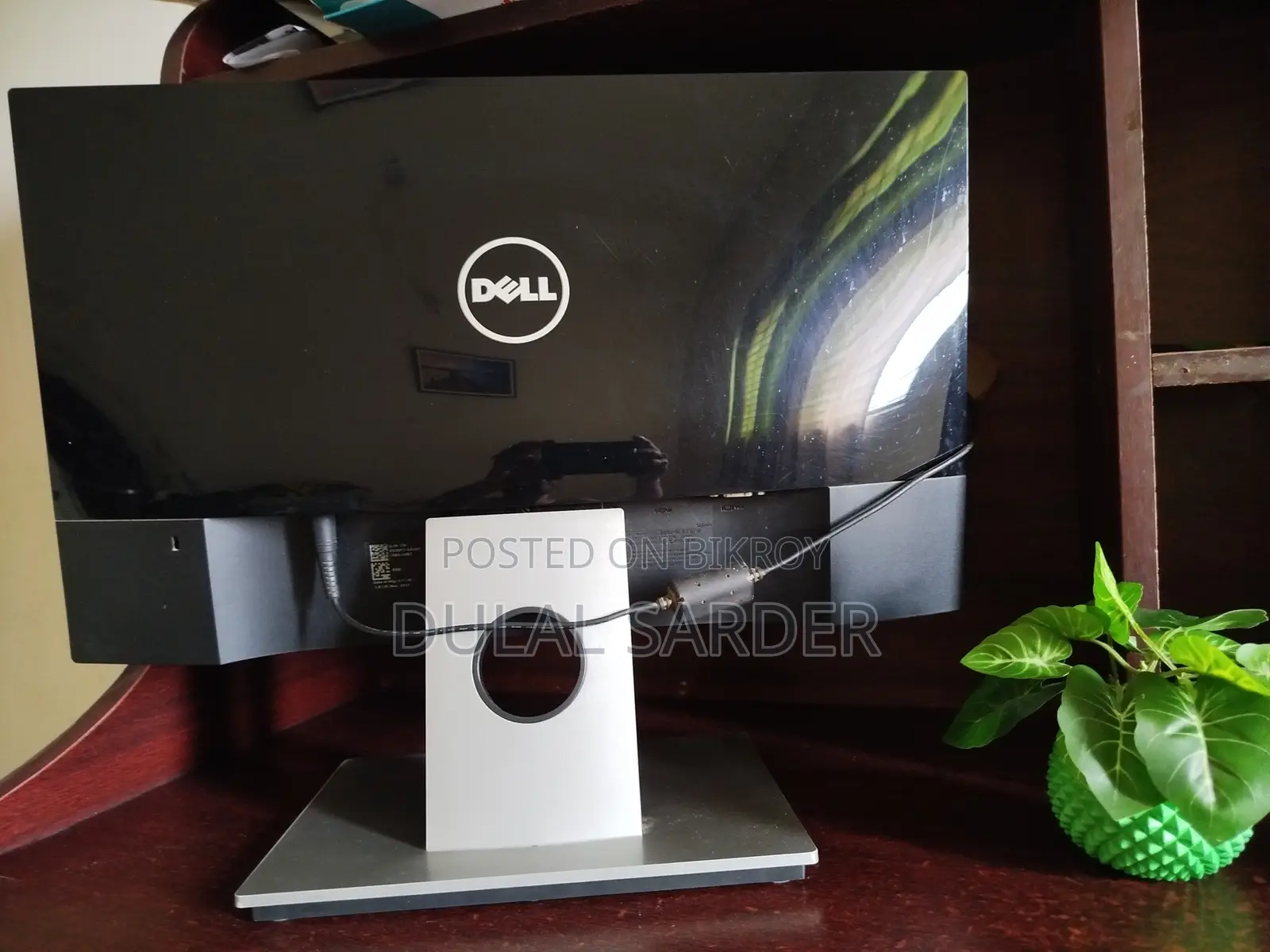 Dell 22" Full HD IPS Borderless Monitor
