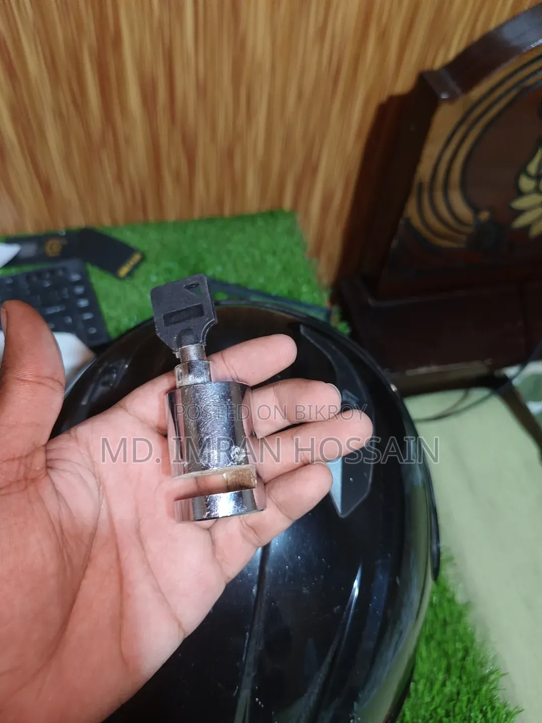 হেলমেট এবং ডিস্ক লক