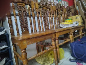 সেগুন কাঠের চেয়ার