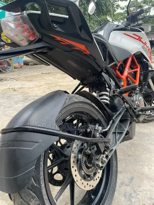 KTM Duke 125 2023 White