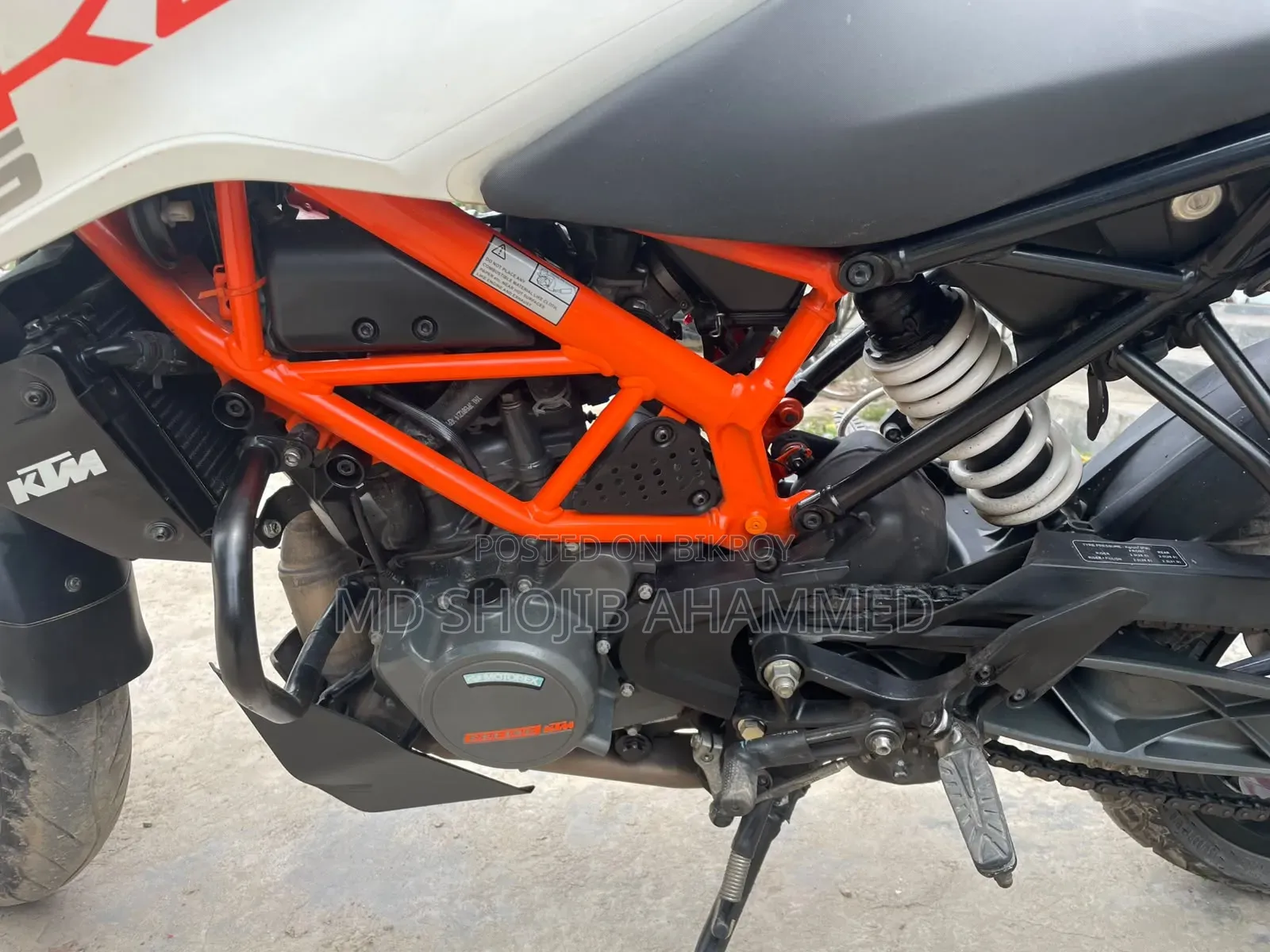KTM Duke 125 2023 White