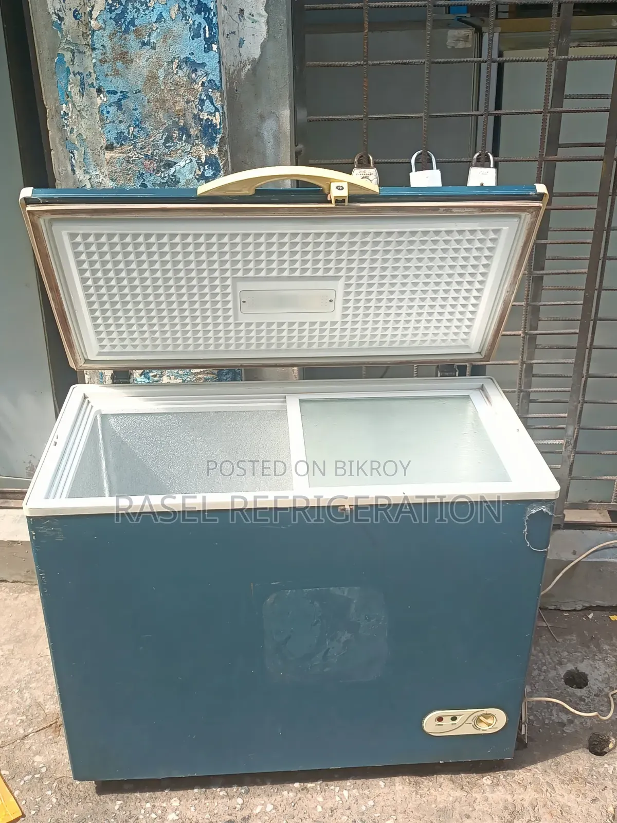 220 লিটার LG ফিরিজ বিক্রি করা হবে।