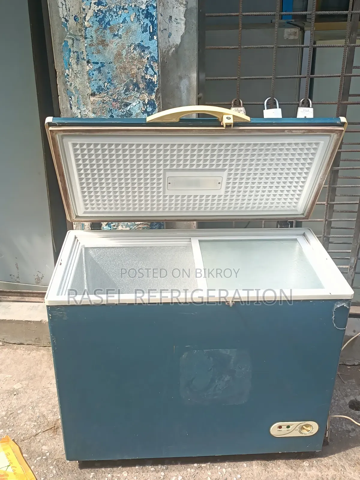 220 লিটার LG ফিরিজ বিক্রি করা হবে।