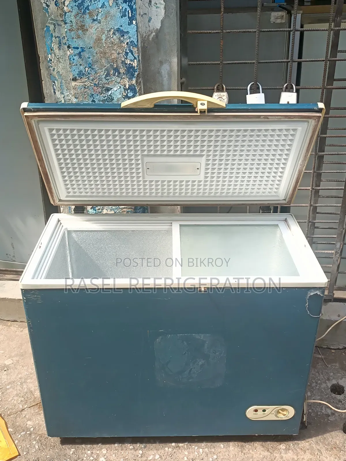 220 লিটার LG ফিরিজ বিক্রি করা হবে।