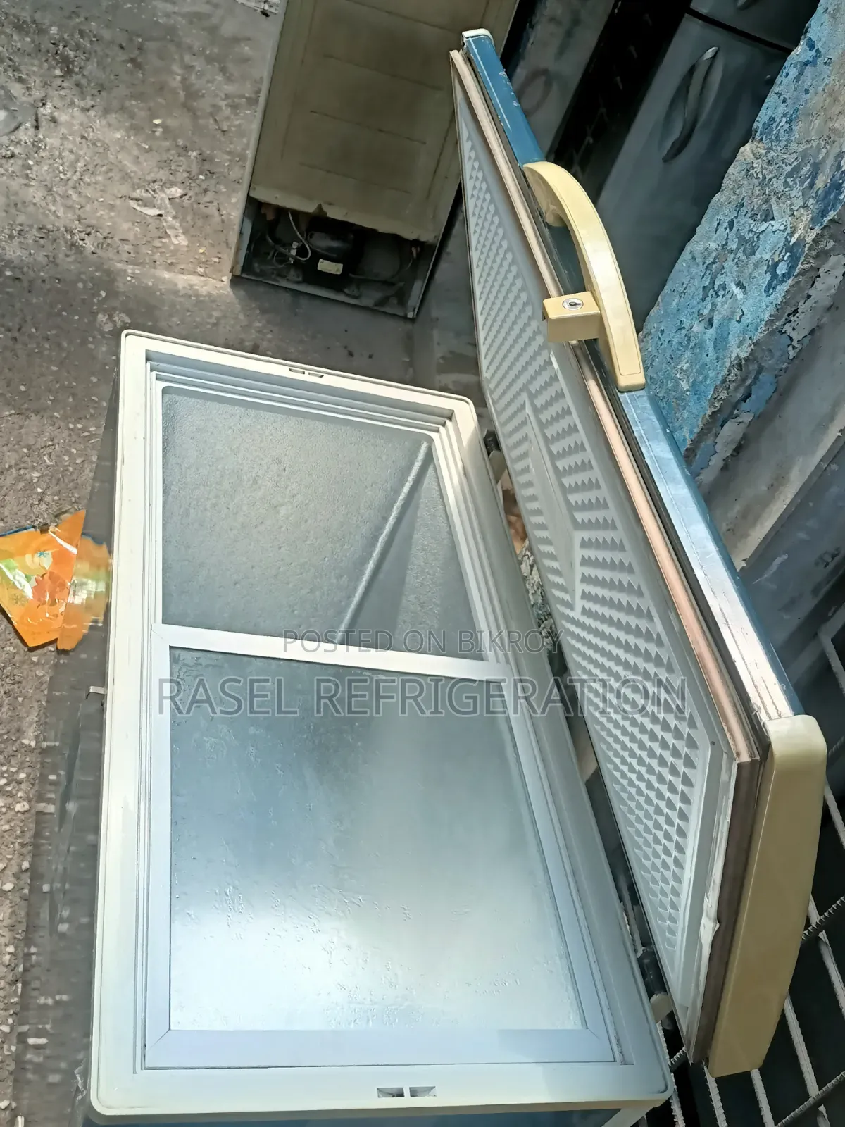 220 লিটার LG ফিরিজ বিক্রি করা হবে।