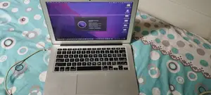 Laptop Apple MacBook Air 2017 8GB Intel Core i5 SSD 256GB