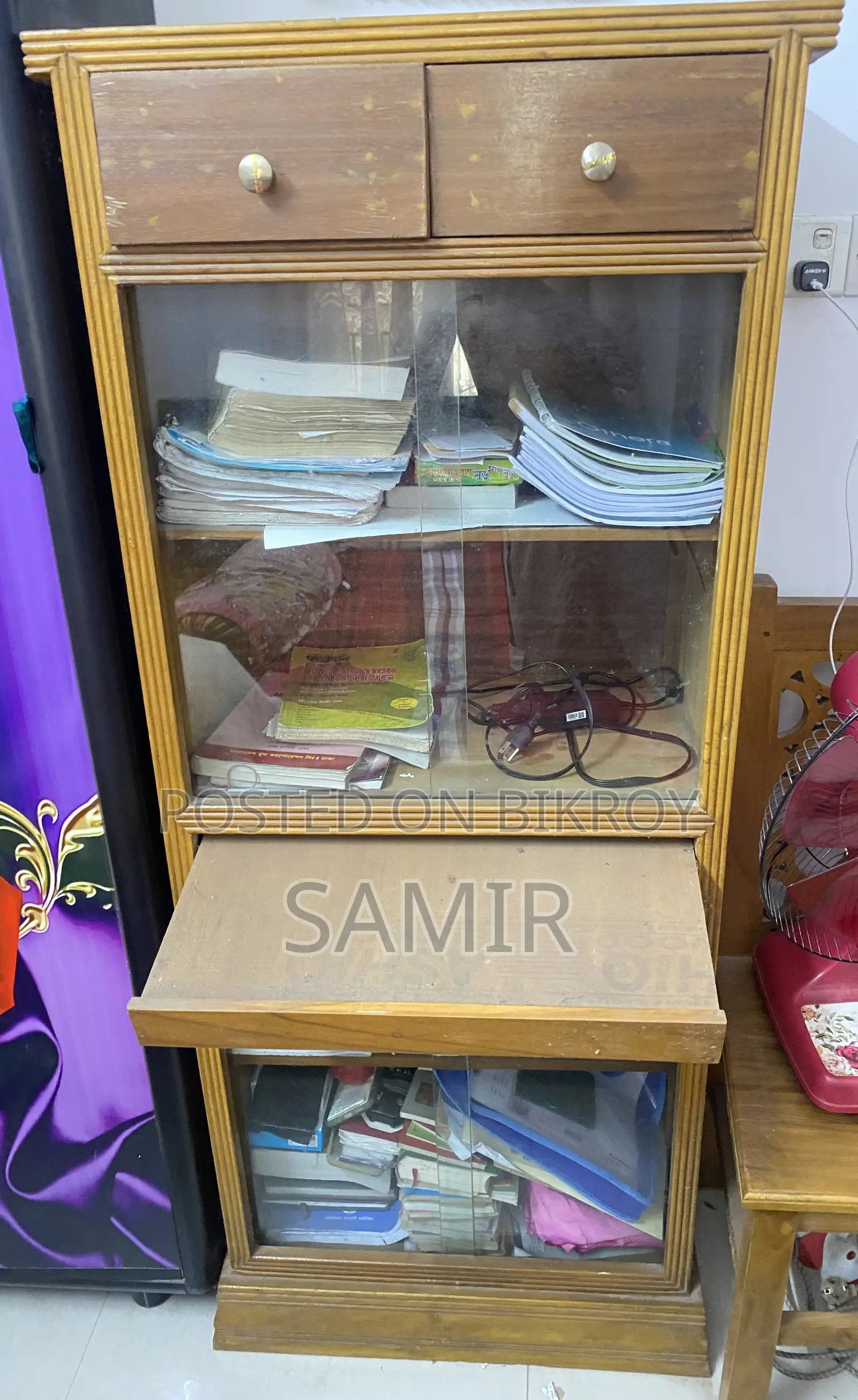 Teak Wood Showcase / Bookshelf