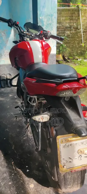 New TVS Apache 160 4V 2018 Red
