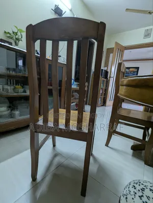 Dining Table With 6 Seats (Segun)