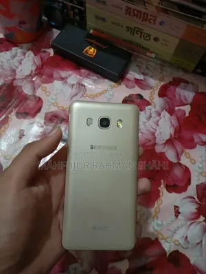 Samsung Galaxy J5 16 GB Gold
