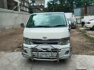 Toyota HiAce 2012 White