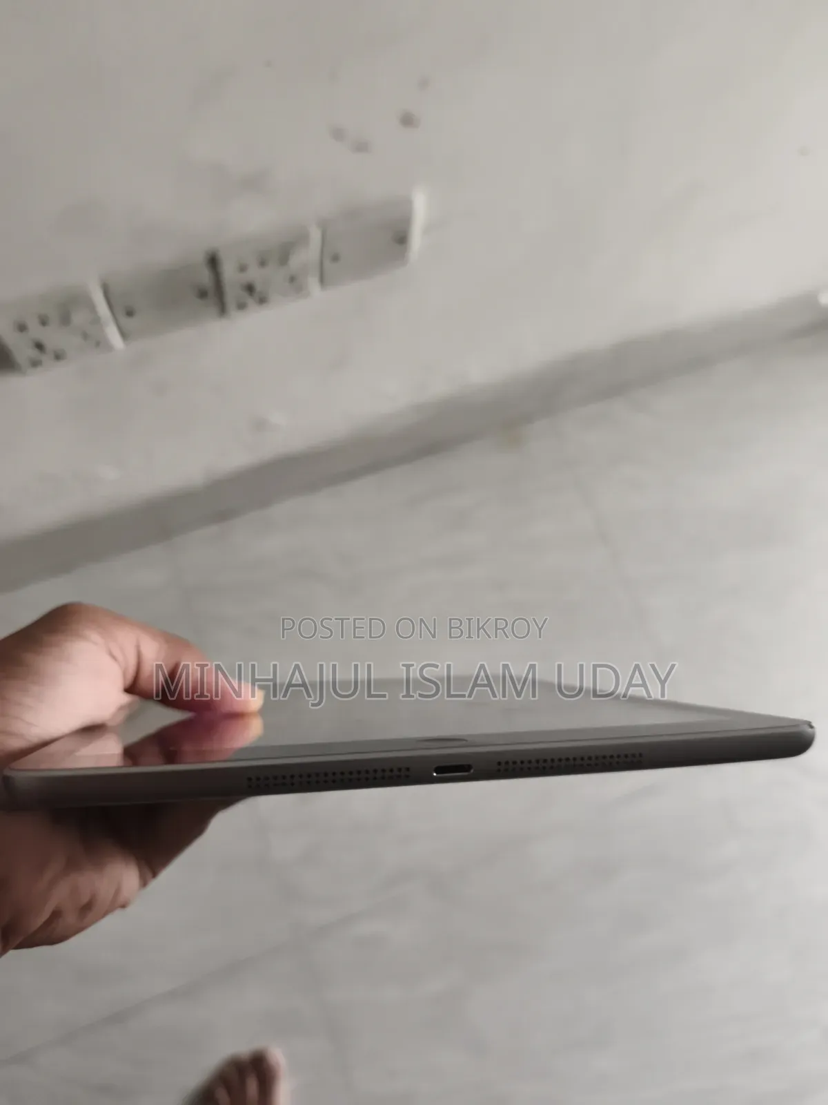 Apple iPad Air 16 GB Gray