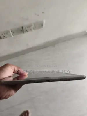 Apple iPad Air 16 GB Gray