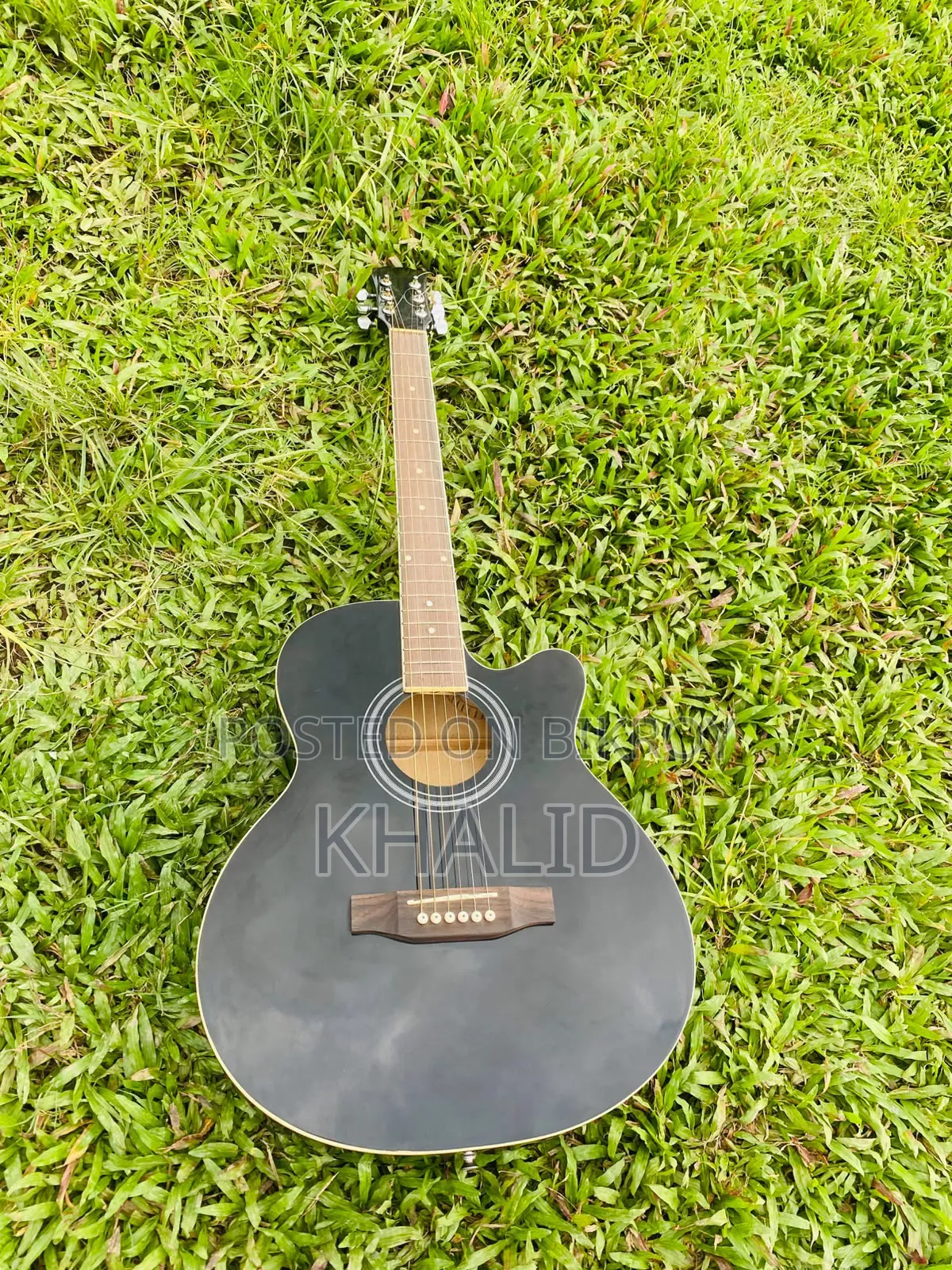 গিটার বিক্রি হবে