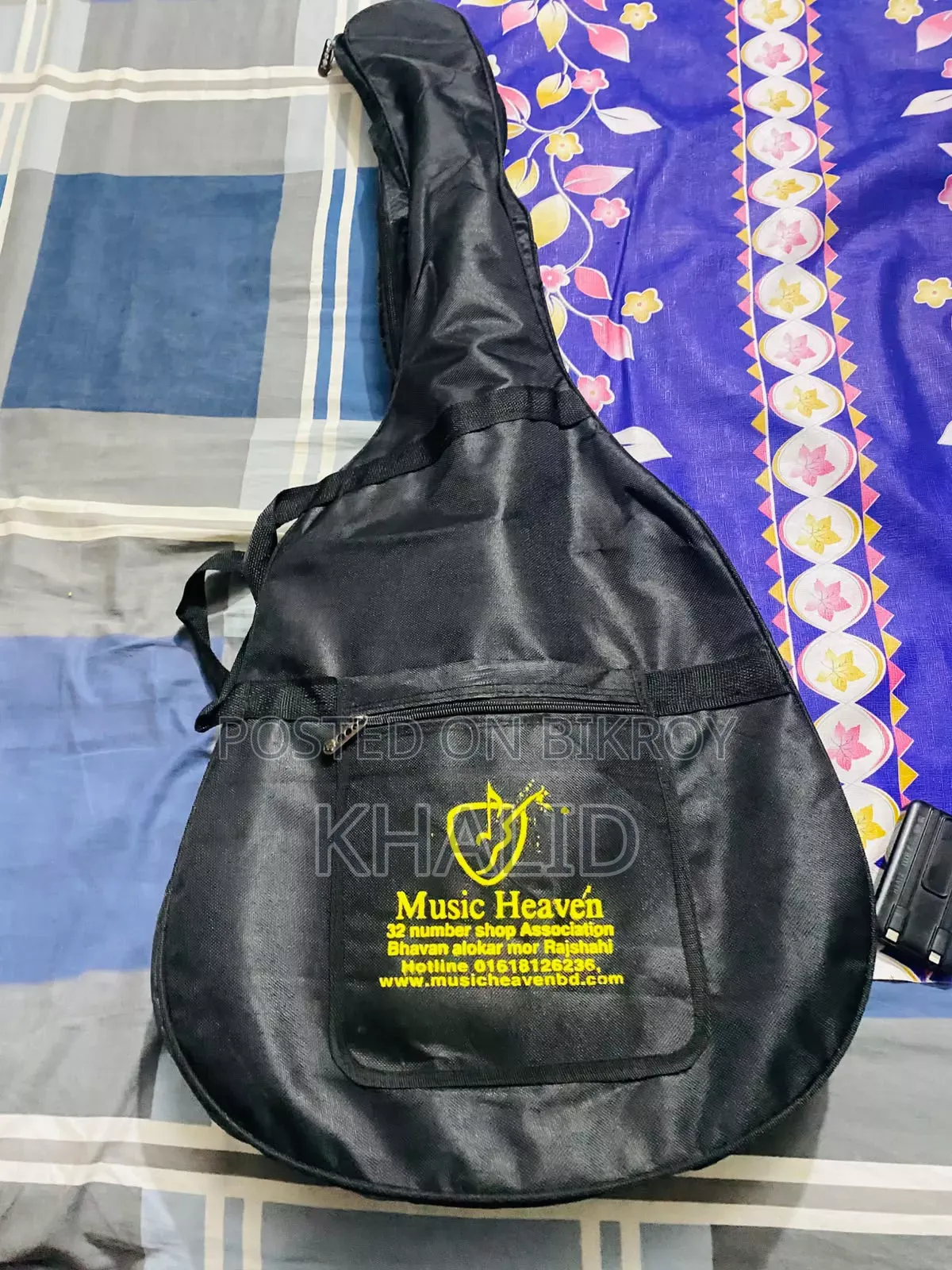 গিটার বিক্রি হবে