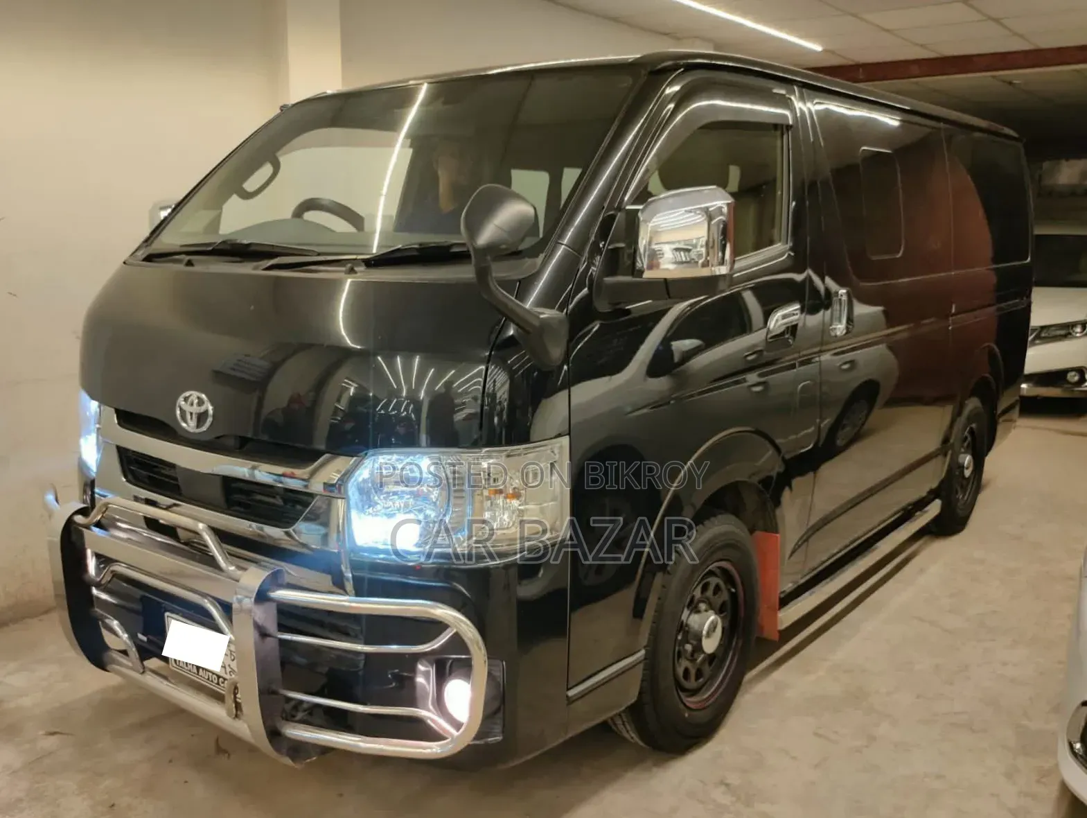 Toyota HiAce 2021 Black