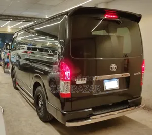 Toyota HiAce 2021 Black
