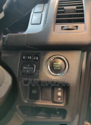 Toyota HiAce 2021 Black