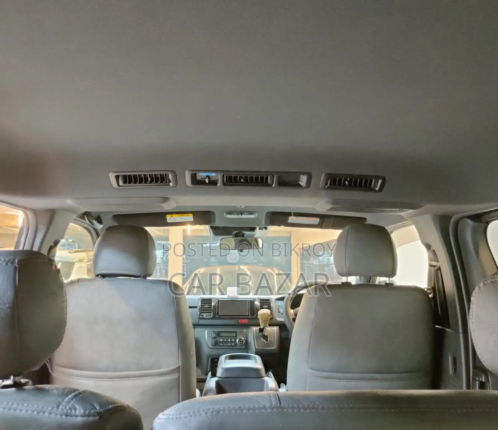 Toyota HiAce 2021 Black