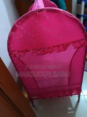 বাচ্চাদের দোলনা