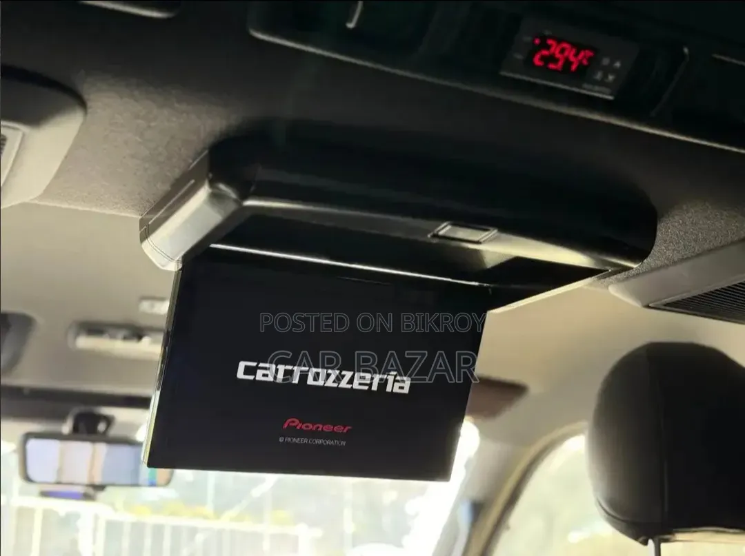 Toyota HiAce 2021 Black