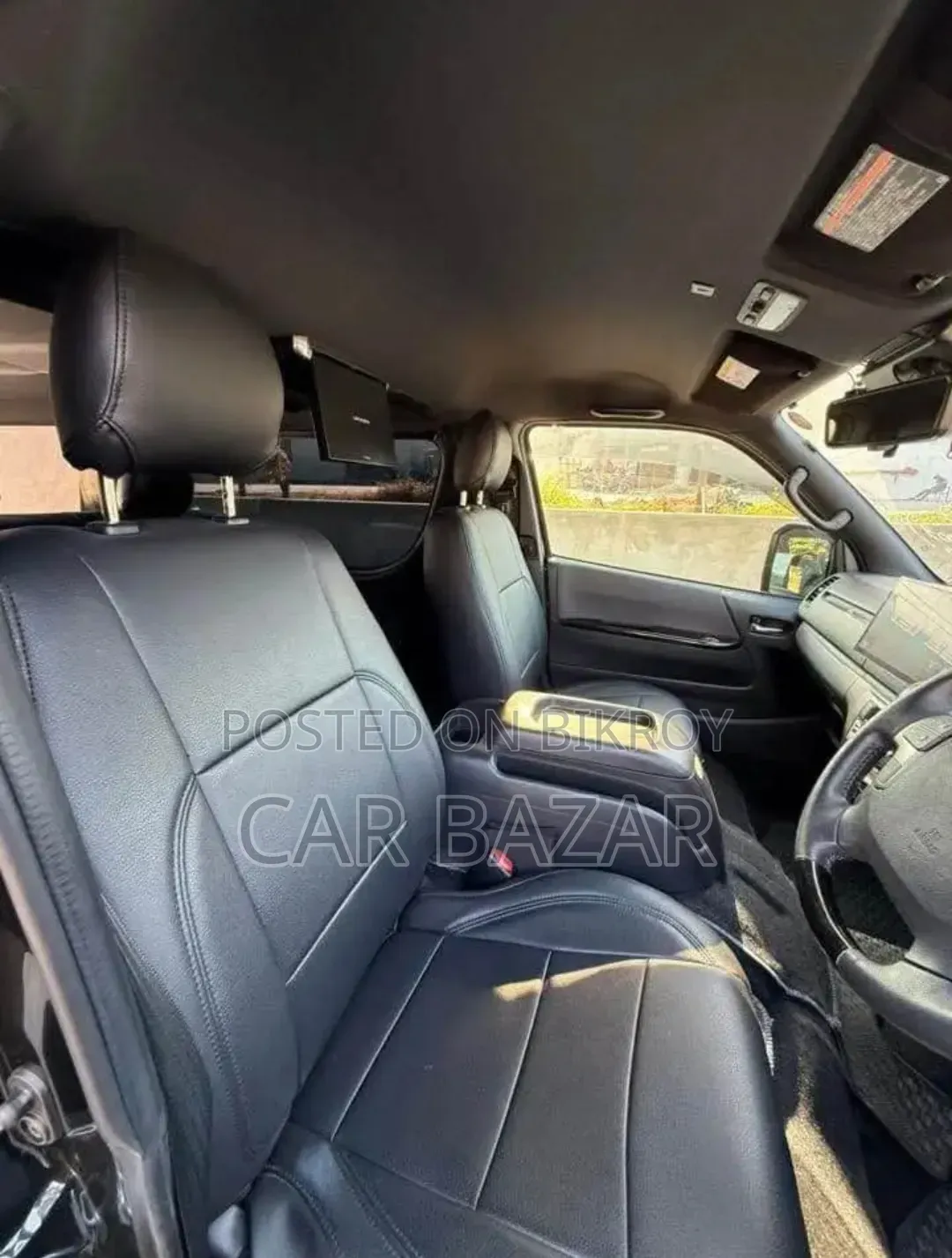 Toyota HiAce 2021 Black