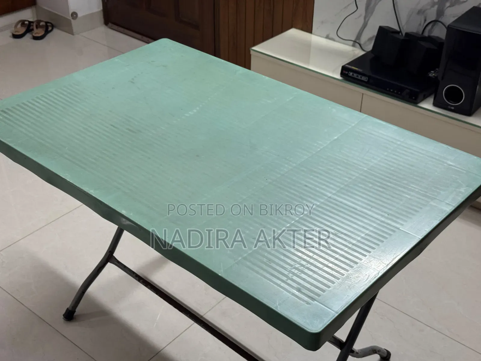 High Quality Table for Sale (2.5 Ft/4 Ft)