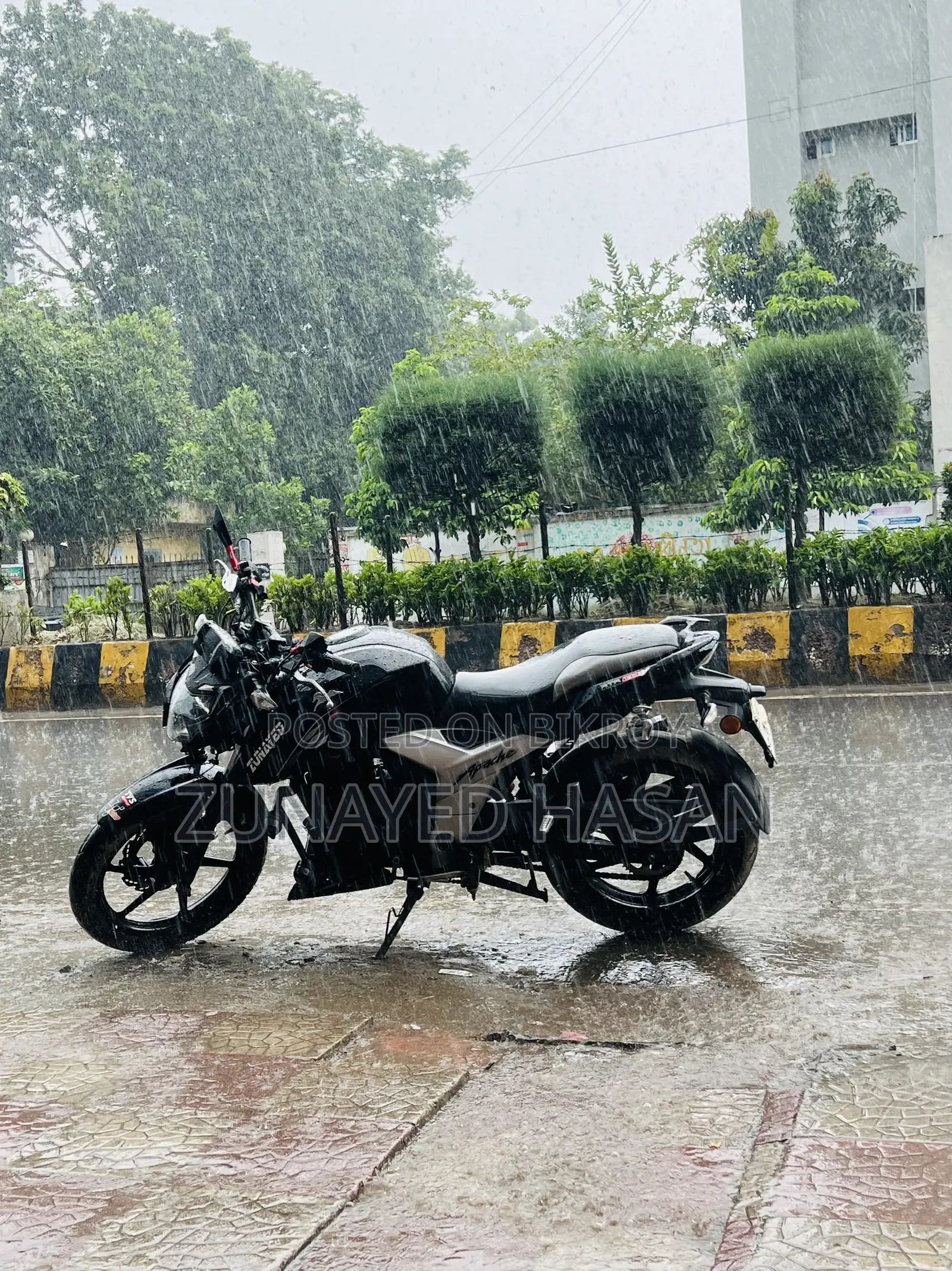 TVS Apache RTR 160 4V 2022 Black