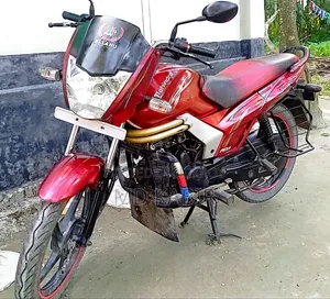 Mahindra Centuro 2016 Red