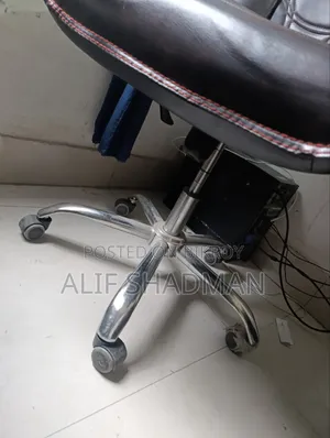 কমফোর্টেবল ৩৬০° চেয়ার বিক্রি হবে..