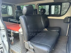 Toyota HiAce 2017 White