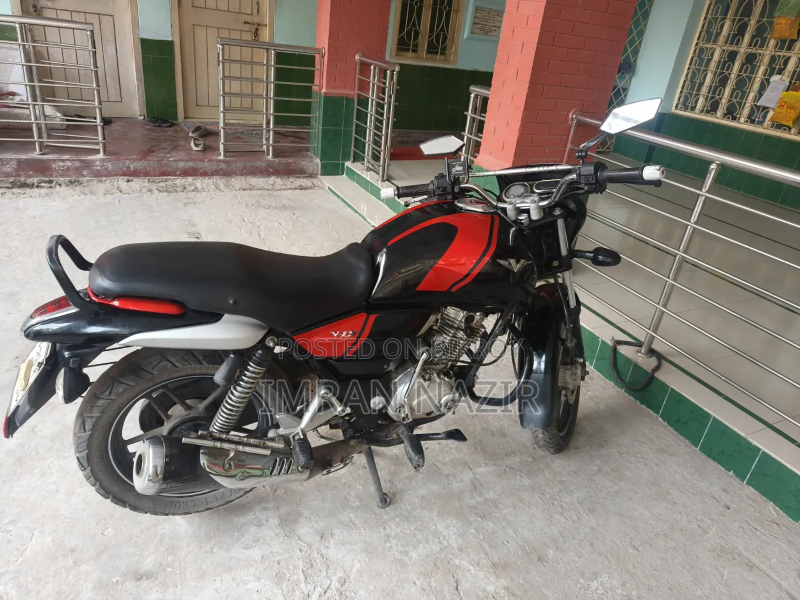 Bajaj V15 2017 Black