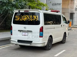 Toyota HiAce 2013 White