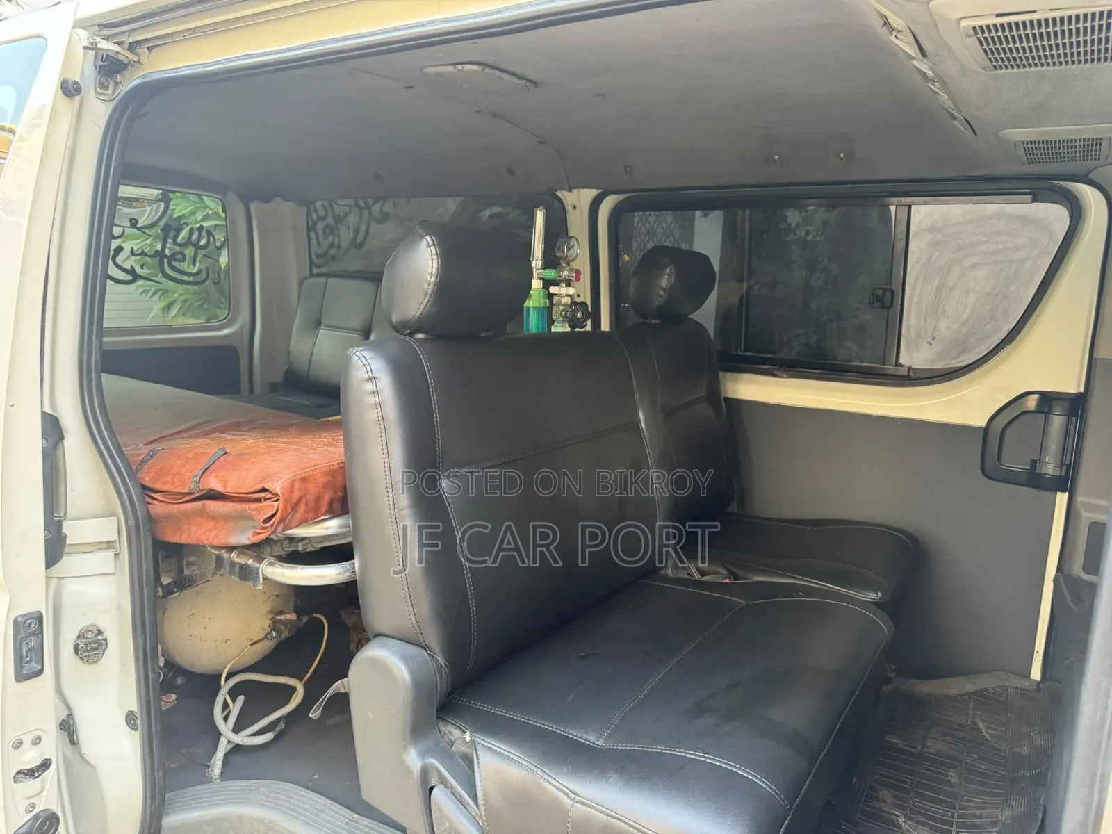 Toyota HiAce 2013 White
