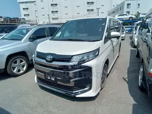 Toyota Noah 2022 Pearl