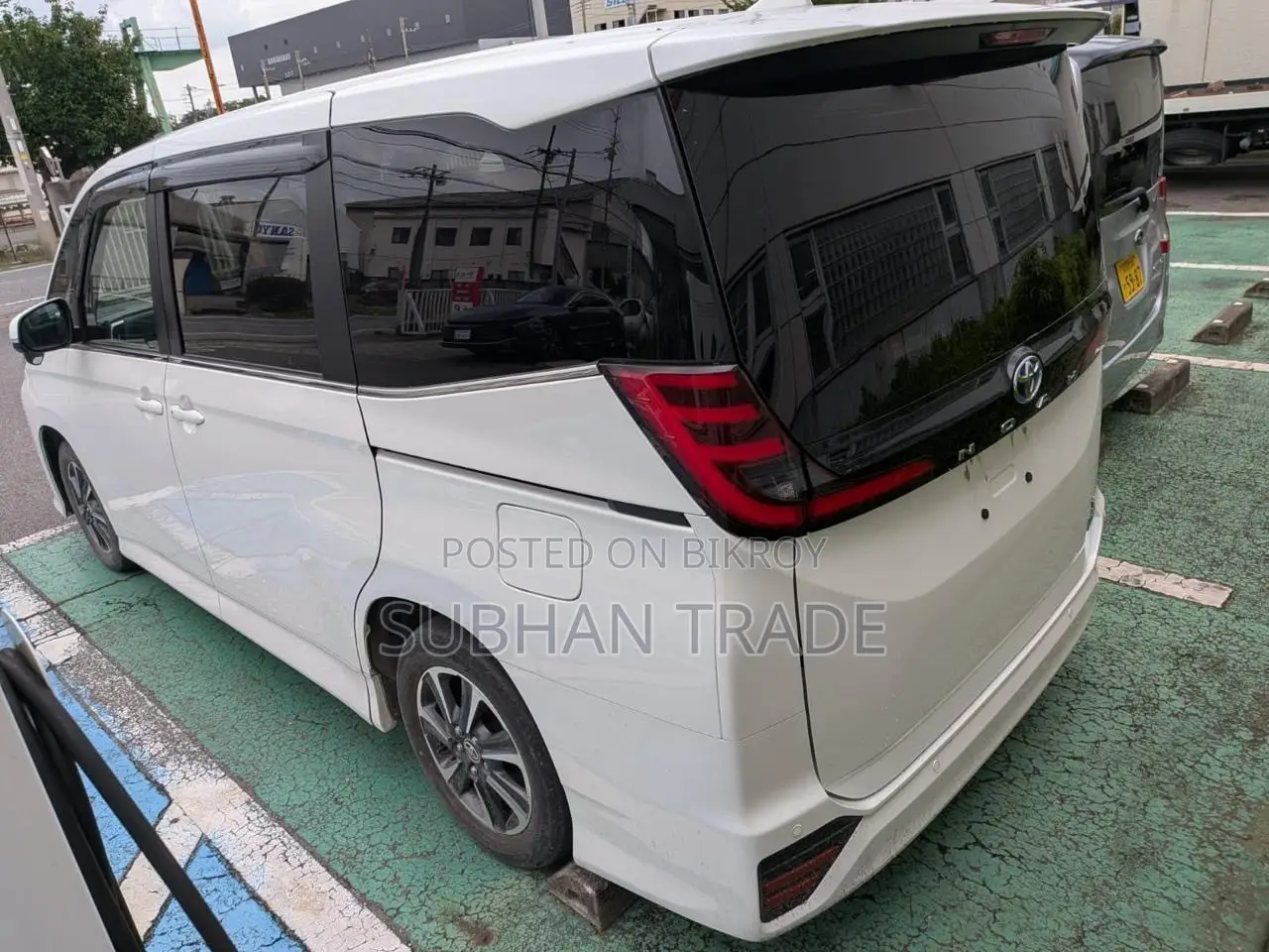 Toyota Noah 2022 Pearl